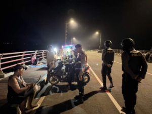 Raimas Samapta Polres Klungkung Intensifkan Pemantauan di Jembatan Merah.