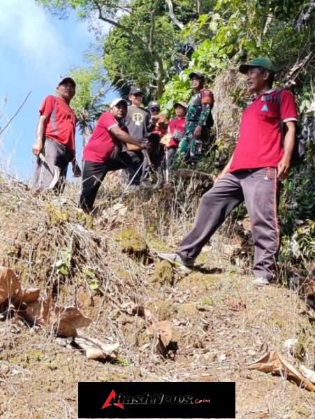 Cek Pompa Air Dan Ukur Jalan Menuju Pompa, Babinsa Timuhun Tunjukkan Dedikasi TNI Ada Dan Senantiasa Jadi Solusi
