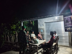 TNI Hadir di Tengah Masyarakat, Patroli Malam Taliwang Berjalan Lancar