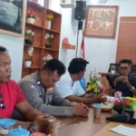 Babinsa Pesinggahan Tekankan Kewaspadaan Dan Persatuan Di Rapat Terbatas Jaga Kamtibmas