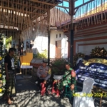 Hadir Di Rumah Duka Warga, Babinsa Negari Tegaskan TNI Ada Bagi Masyarakat