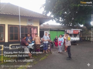 Jaga Kondusivitas di Tengah Upacara Adat, Bhabinkamtibmas Polsek Bebandem Gelar Cooling System di Desa Macang