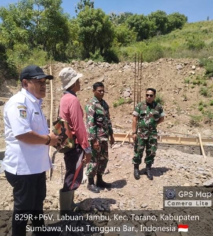 Pastikan Mutu Terjaga, Danramil Empang Kunjungi Proyek KDKMP di Tarano