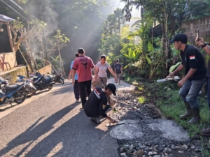 Cerminan Kemanunggalan TNI-Rakyat, Gotong Royong Sukses Digelar di Pedawa