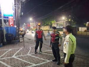 Polsek Kuta Utara Hadir Patroli di Jalan Tegal Jaya Dalung Cegah Kejahatan