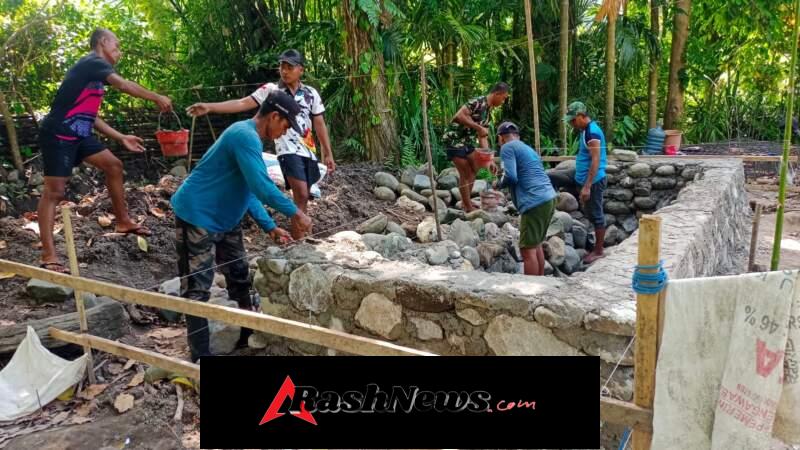 Perkuat Akses Desa, TNI dan Masyarakat Kebut Pembangunan Jembatan Garuda Di Kerekeh