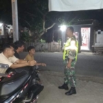 Anggota Koramil Moyo Hilir Sigap Jaga Wilayah Lewat Patroli Malam  ‎