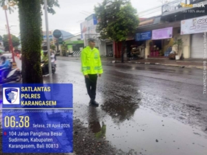 Pelayanan Prima Personil Lantas Dengan Melaksanakan Gatur Pagi Di Depan MAN Amlapura