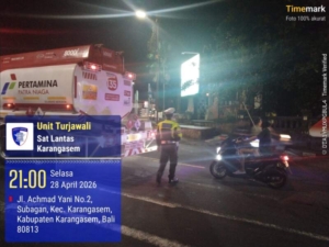 Satuan Lalulintas Polres Karangasem Melaksanakan Pengaturan Lalulintas Pada Malam hari