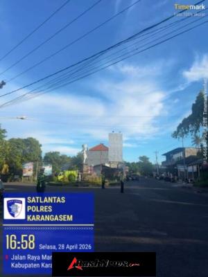 Unit Turjawali Sat Lantas melaksanakan Pengaturan dan Penjagaan di Pos 3 Patung Salak Jasri
