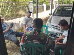 TNI/Babinsa dan Staf Desa Tapir Bangun Koordinasi Demi Pelayanan Masyarakat