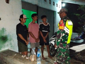 Sinergi Babinsa dan Warga Jaga Kamtibmas Wilayah Donggo dan Sekitarnya