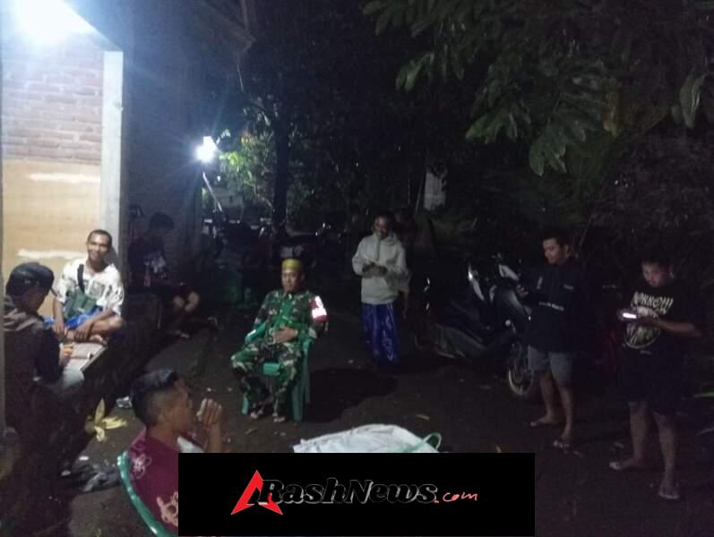Sertu Holil Jadi Penggerak Keamanan, Ronda Malam Warga Semakin Solid