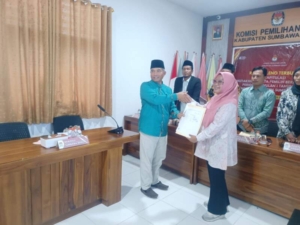 Letda Inf Dompu Wijaya Hadiri Rapat Pleno KPU, Pemutakhiran Data Pemilih Berjalan Transparan