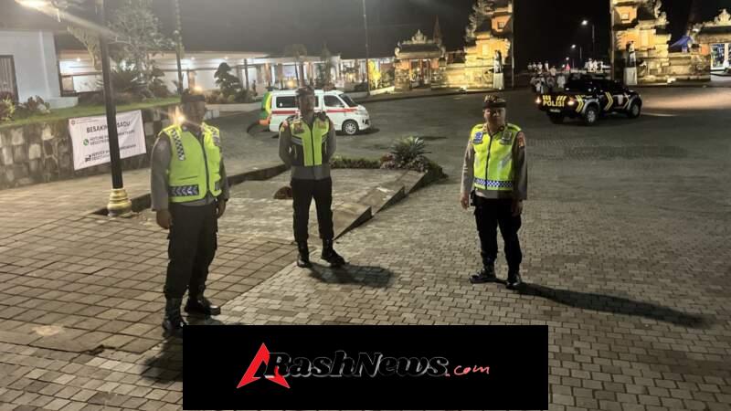Patroli Personil Polsek Rendang Polres Karangasem Pengamanan Karya IBTK Pura Besakih