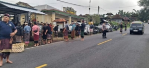 Bhabinkamtibmas Atensi Kegiatan Tradisi Nilem di Desa Sekardadi, Wujud Sinergitas Jaga Kamtibmas