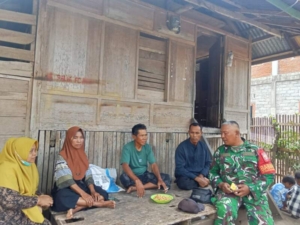 TNI Hadir di Tengah Masyarakat, Babinsa Soriutu Lakukan Komsos Humanis