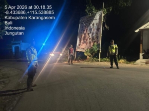 Ciptakan Rasa Aman di Tengah Gerimis, Polsek Bebandem Intensifkan Blue Light Patrol Hingga Dini Hari