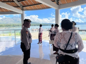 PATROLI ATENSI GIAT PENGUNJUNG DI DERMAGA APUNG KEDISAN