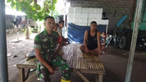 Komsos Babinsa Dadap, Warga Diajak Peduli Kebersihan dan Kelestarian Lingkungan
