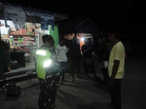 Ronda Malam Babinsa Monta Ajak Warga Jaga Silaturahmi dan Ketertiban