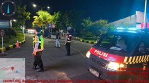 Jaga Kamtibmas Tetap Kondusif, Polsek Bebandem Gelar Blue Light Patrol hingga Dini Hari