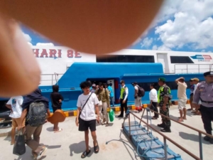 Kapal Datang dan Berangkat Lancar