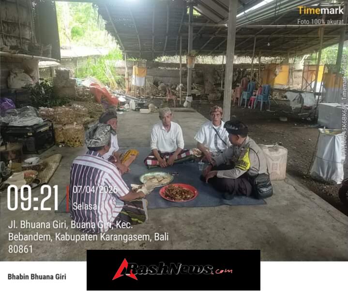 Jaga Kekhusyukan Piodalan, Bhabinkamtibmas Desa Bhuana Giri Sambangi Pura Dadya Bingin