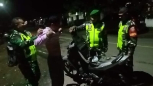 Babinsa Monggonao Pimpin Patroli Pengamanan di Enam Kelurahan