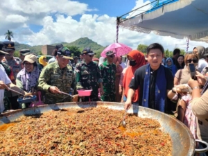 Masak Besar Program Kuali Merah Putih  Bobon Santoso Gandeng  Kodim 1608/Bima