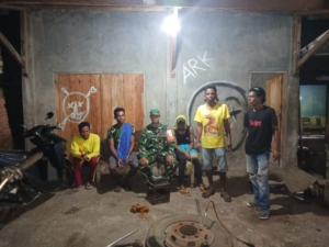 Serka Mastudinnur Turun Langsung ke Dusun Lo, Ronda Malam Sekaligus Edukasi Warga