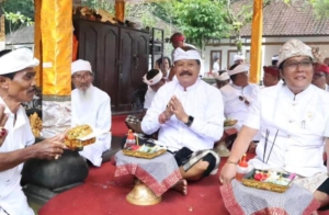 Pemerintah Tabanan dan Provinsi Bali Apresiasi Upacara Keagamaan di Pura Luhur Besi Kalung