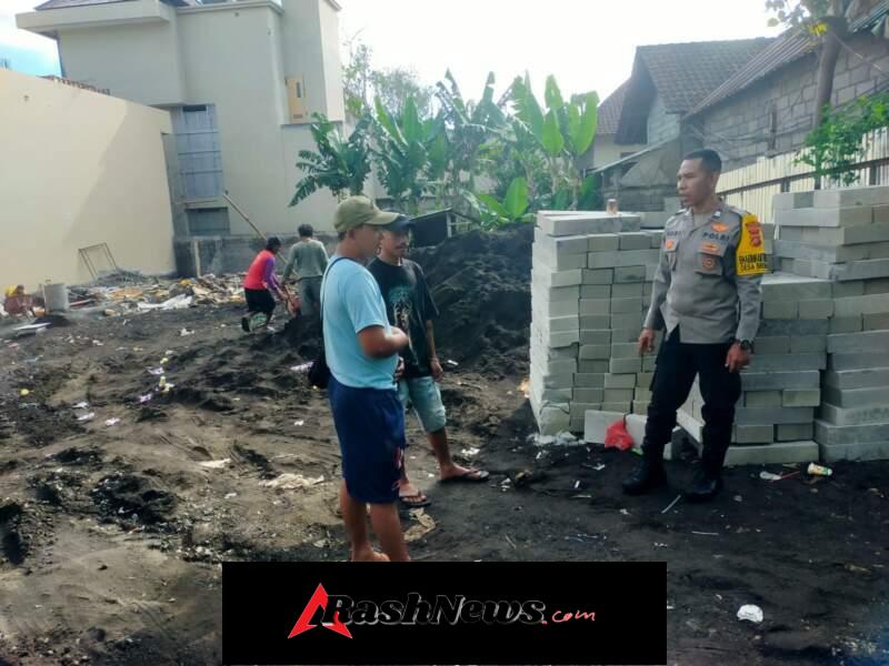 Bhabinkamtibmas Desa Bresela Sambangi Proyek Perluasan Hotel Sanggraloka, Tekankan Kamtibmas dan Keselamatan Kerja