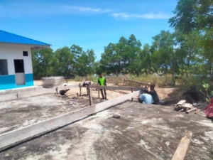 Monitoring Wilayah dan Proyek Desa, Babinsa Maurole Pastikan Situasi Tetap Kondusif