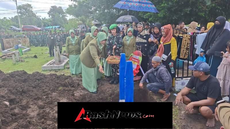 Penghormatan Terakhir Serma Umar, TNI dan Persit Bersatu Iringi Pemakaman Militer