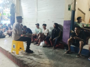 Polsek Kawasan Pelabuhan Benoa Gencarkan Patroli, Ajak ABK Jaga Kamtibmas dan Hindari Miras