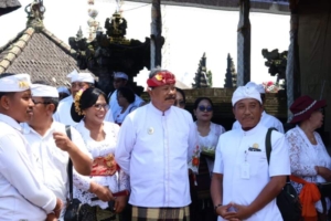 Persembahyangan Bakti Penganyar di Pura Agung Besakih, Simbol Bhakti Pemerintah Tabanan