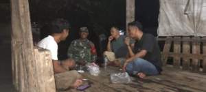 Babinsa Pekat Dekati Remaja Saat Ronda Malam, Ajak Jaga Lingkungan dan Jauhi Narkoba