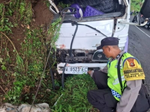 Polsek Selemadeg barat Gerak Cepat Tangani TKP Laka Lantas di Delod Ceking Lumbung kauh