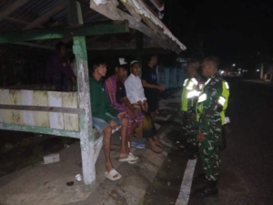 Babinsa Pimpin Apel dan Patroli Malam, Jaga Kamtibmas Kota Bima