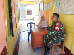 Jaga Stabilitas Wilayah, Babinsa Belo Aktif Patroli dan Komsos Bersama Warga