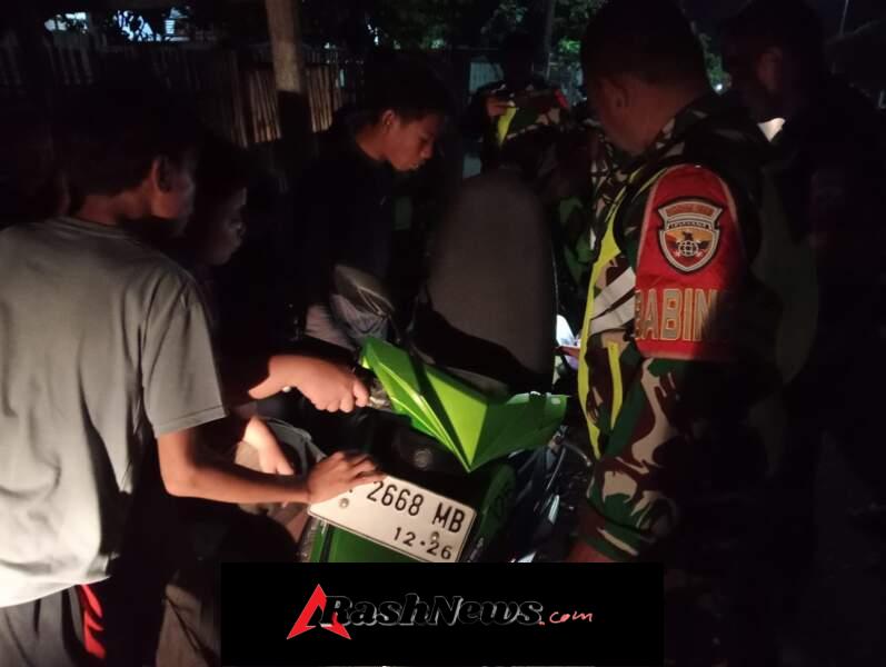 Babinsa Rasanae Tertibkan Knalpot Brong Lewat Patroli Cipta Kondisi Malam Hari
