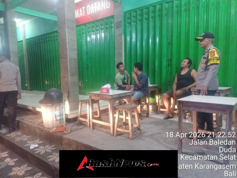 Blue Light Patrol Polsek Selat Sambangi KUD Kecamatan Selat, Sampaikan Pesan Kamtibmas kepada Pemuda