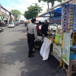 Hadir di Tengah Aktivitas Masyarakat, Samapta Polsek Mengwi Laksanakan Patroli Dialogis di Pasar Mengwi
