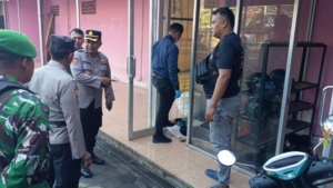 Kapolsek Gianyar Bersama Anggota Datangi TKP Penemuan Mayat di Clandys Mart