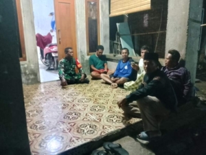 Cegah Konflik Antarwarga, Babinsa dan Karang Taruna Gelar Patroli Malam