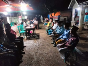 Perkuat Kamtibmas, Babinsa dan Warga Doroto’i Timur Gelar Patroli Malam