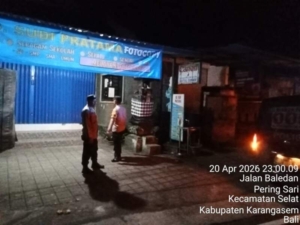 Polsek Selat Laksanakan Blue Light Patrol untuk Tingkatkan Keamanan Wilayah