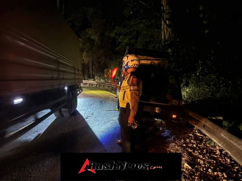 Kendaraan Mogok di Jalur Denpasar – Gilimanuk, Polisi Lakukan Pengaturan Lalu Lintas