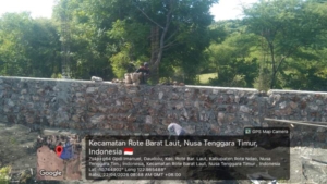 Kegiatan Pengecoran Tiang Fondasi di Desa Tualima Diminati Babinsa dan Koperasi Lokal